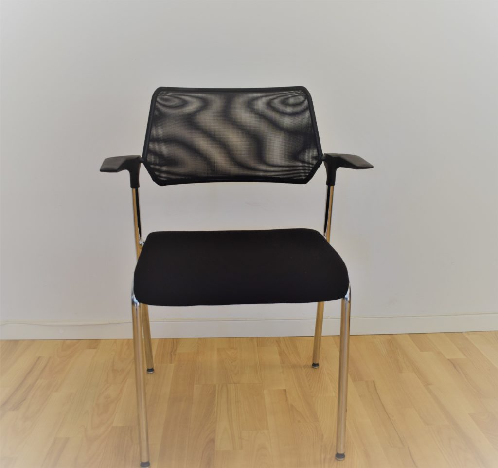 Interstuhl MITOS mødebordsstol - krom stel / sort stof - Udstillingsmodel.