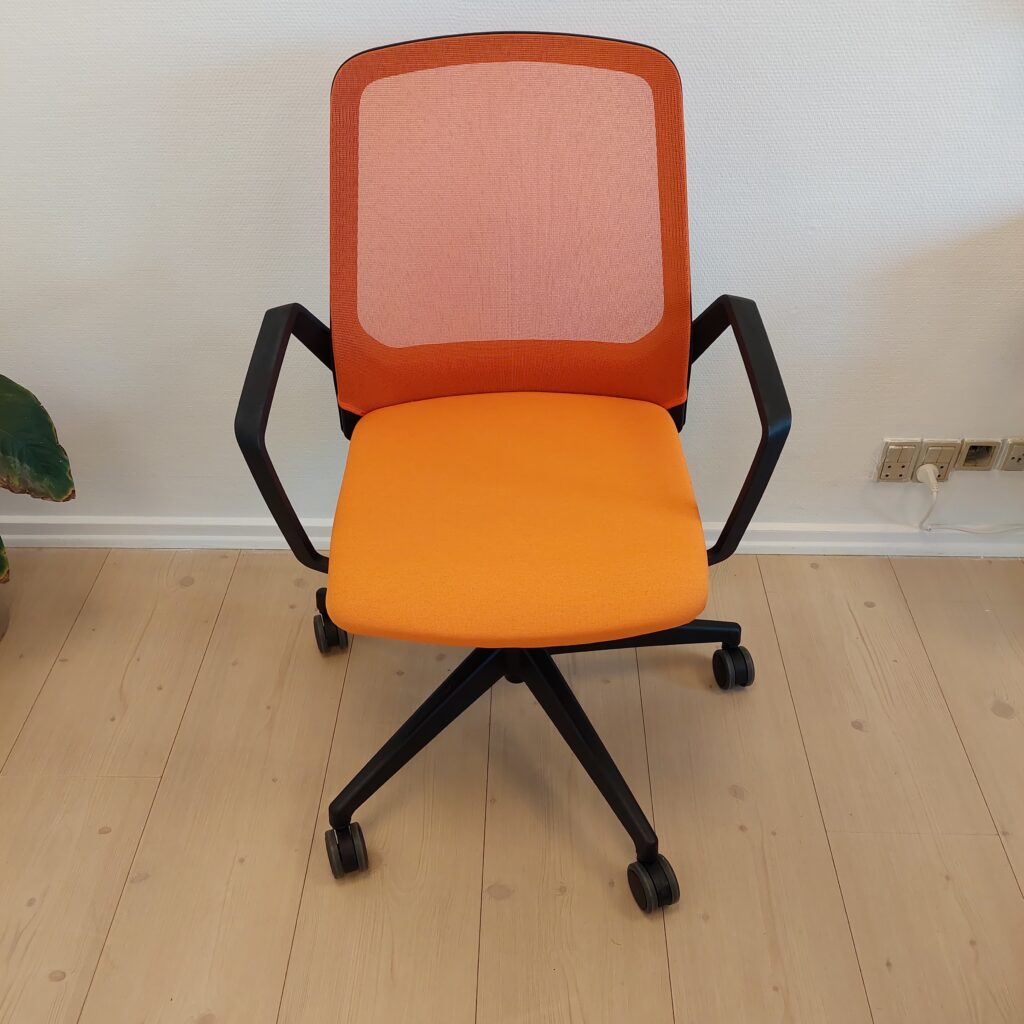 Buddy - mødebordsstol - Udstillingsmodel - 14 stk