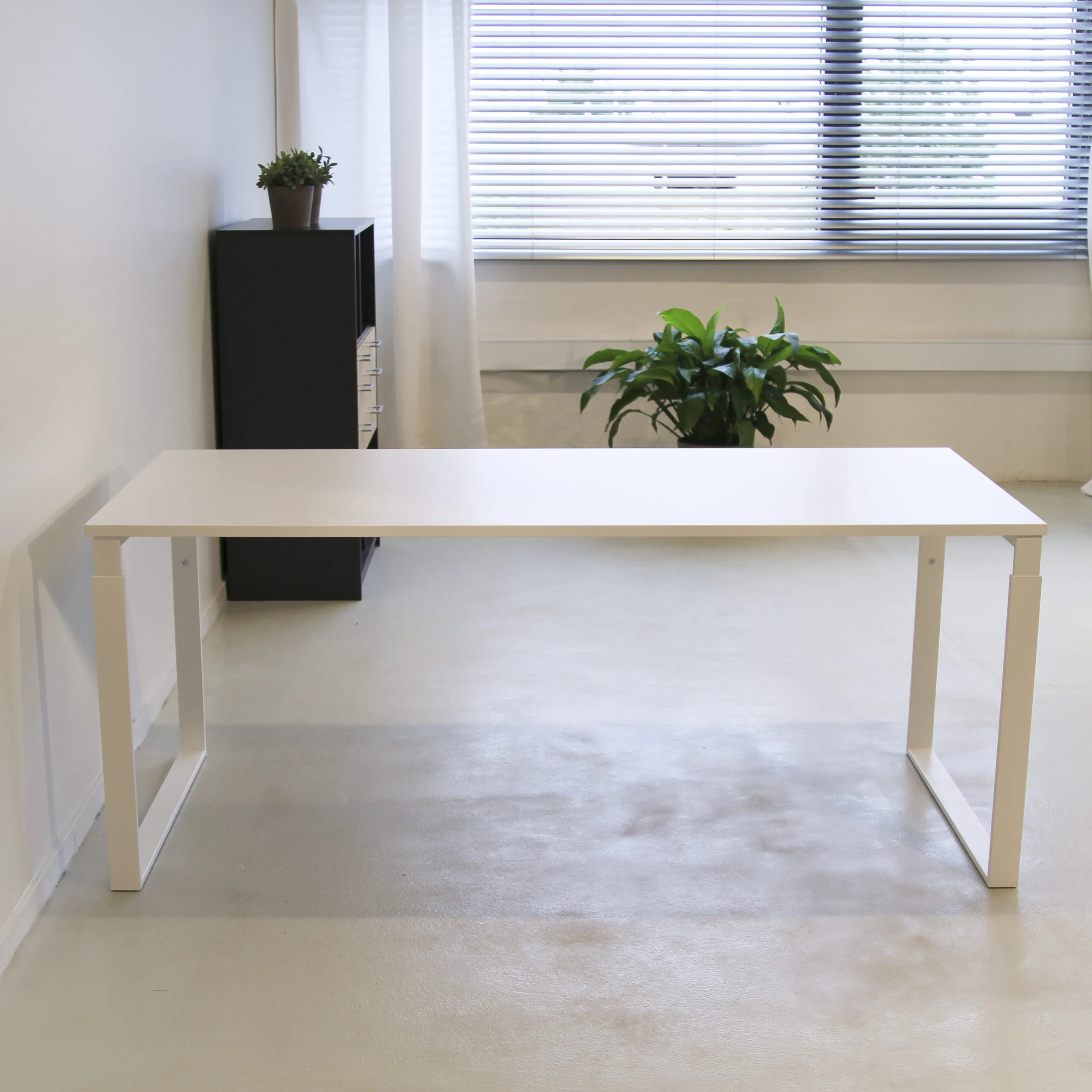 Frame skrivebord - 180*80 cm